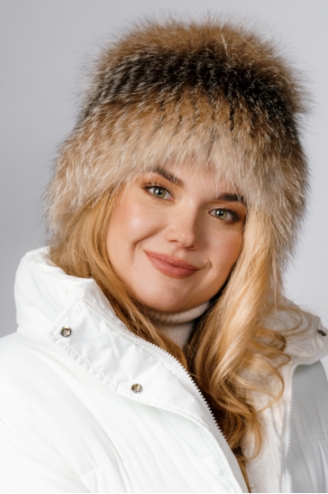 Меховая шапка женская из блюфроста