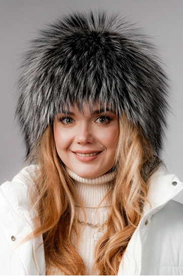 Меховая шапка женская из лисы